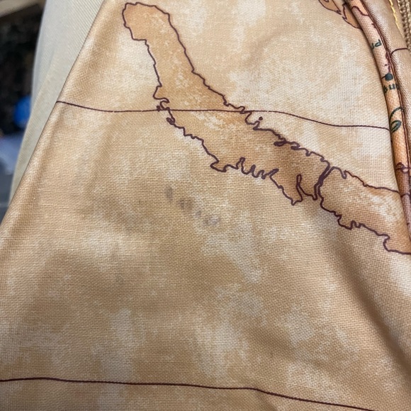 Alviero Martini Tan Map Print Sling Backpack Featuring United States - Picture 13 of 15